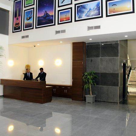 Hotel The Sky Court Aurangabad  Zewnętrze zdjęcie
