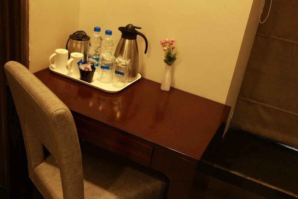 Hotel The Sky Court Aurangabad  Zewnętrze zdjęcie